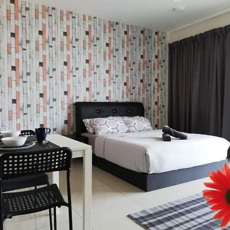Peanut Butter Homestay - Trefoil Setia Alam Shah Alam Dış mekan fotoğraf