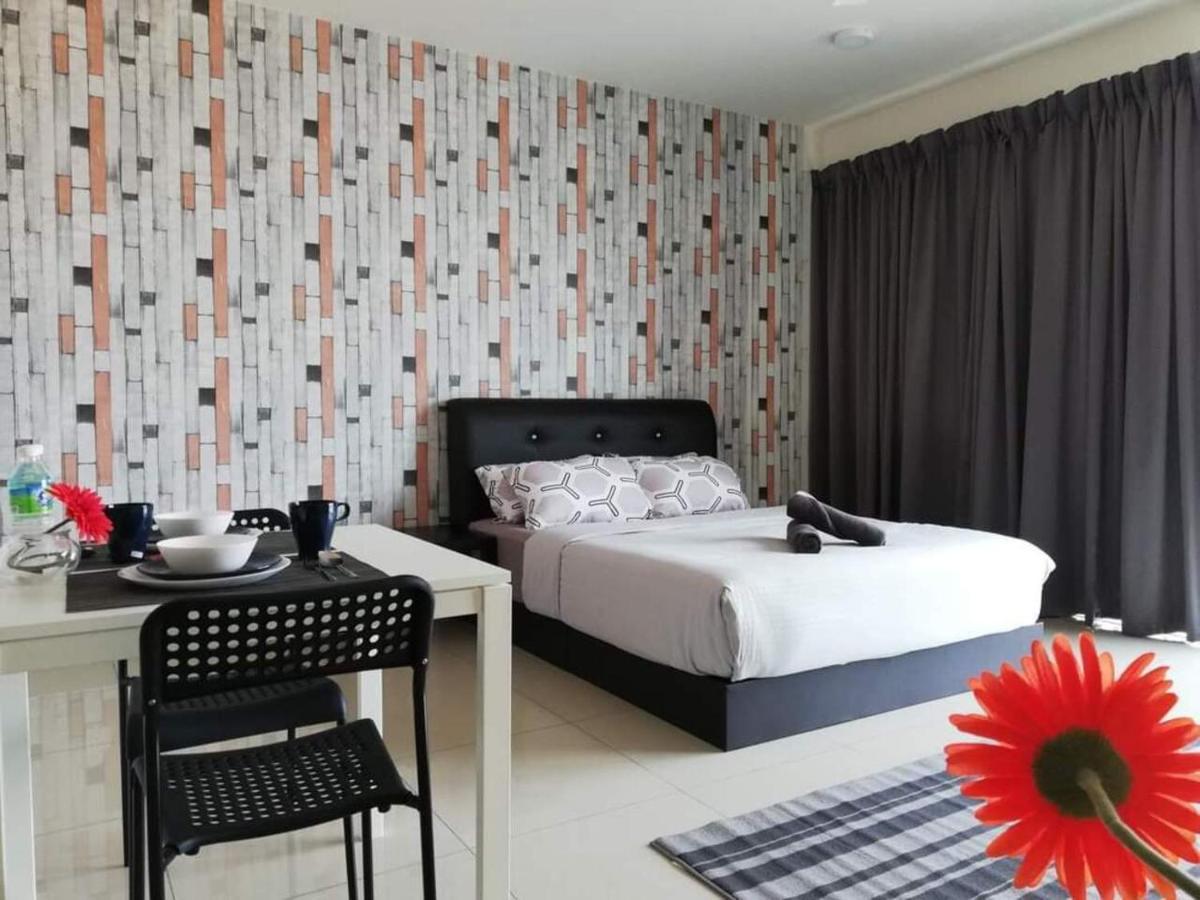 Peanut Butter Homestay - Trefoil Setia Alam Shah Alam Dış mekan fotoğraf